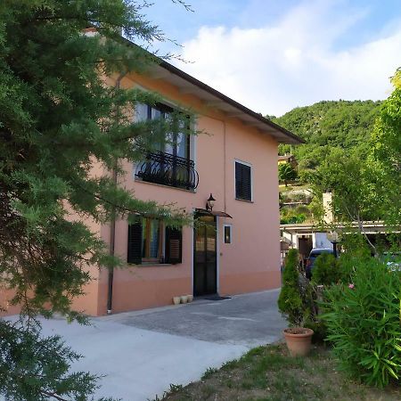 Affittacamere Mina Sigillo Exterior photo