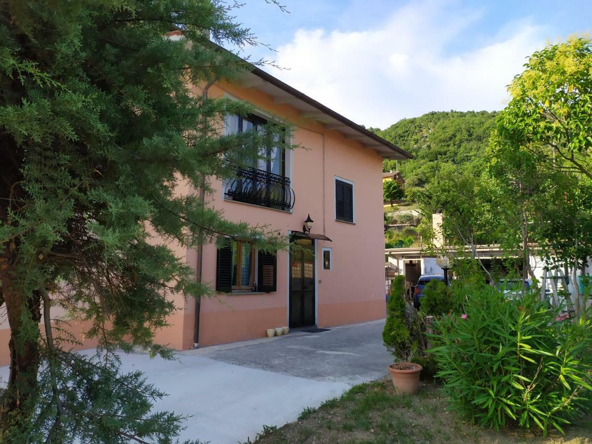 Affittacamere Mina Sigillo Exterior photo